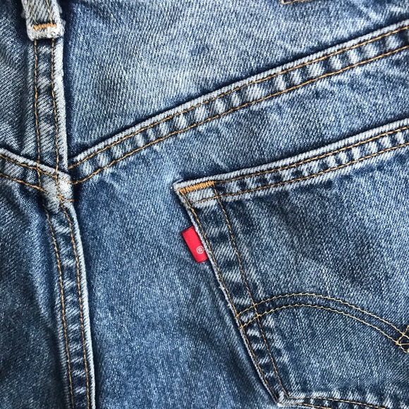 Vintage Levi’s 505 distressed denim shorts - Picture 4 of 6